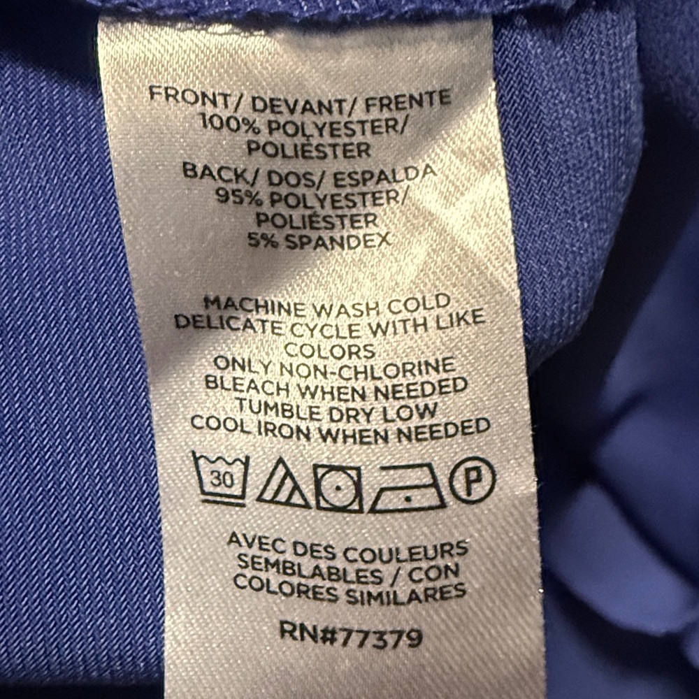 Ann Taylor V-Neck Blue Blouse — Chic, Polished & Perfect for Work or Weekend - Picture 4 of 4